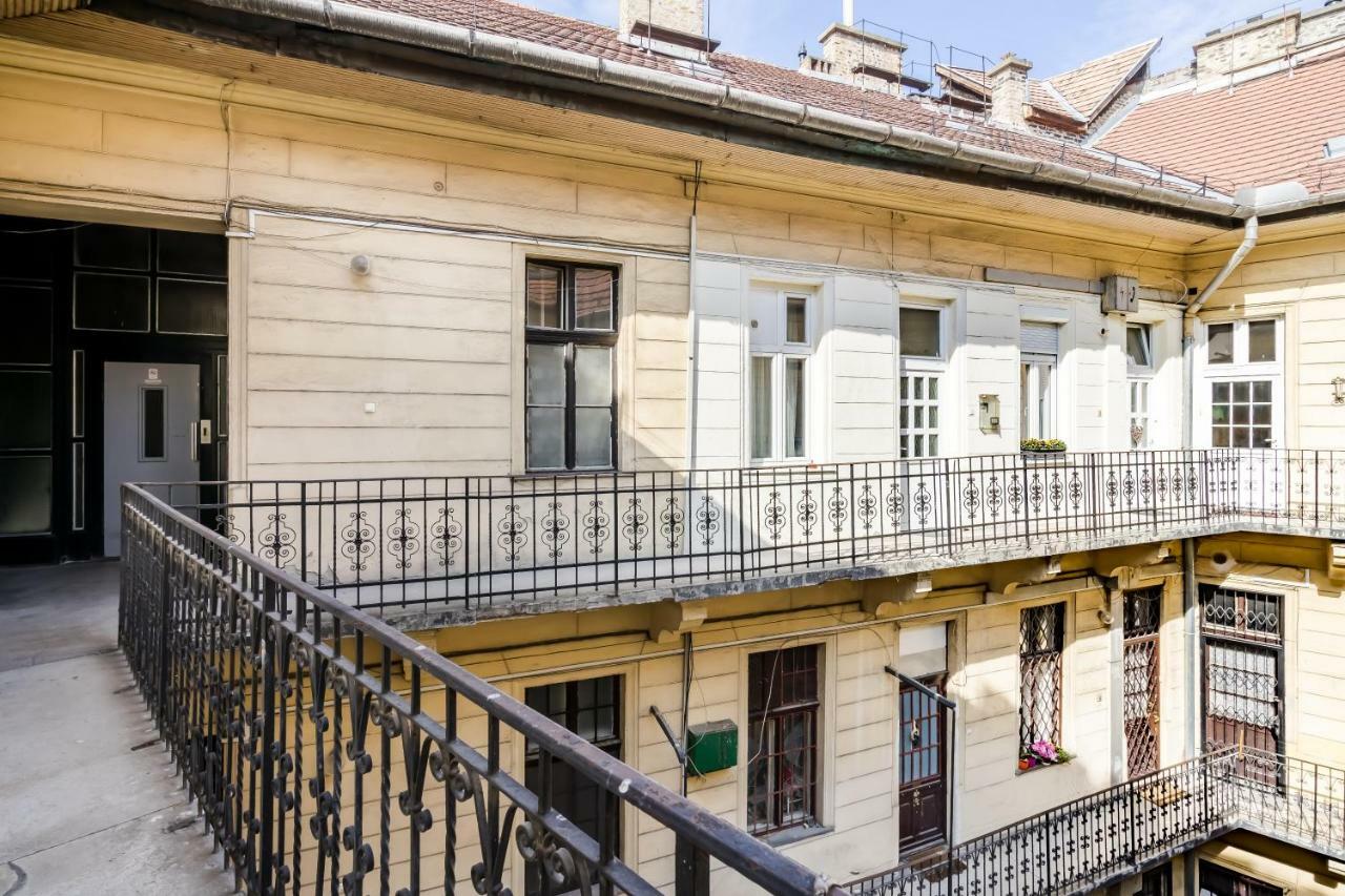 Bpr Thrill Design Home With A/C Budapest Kültér fotó