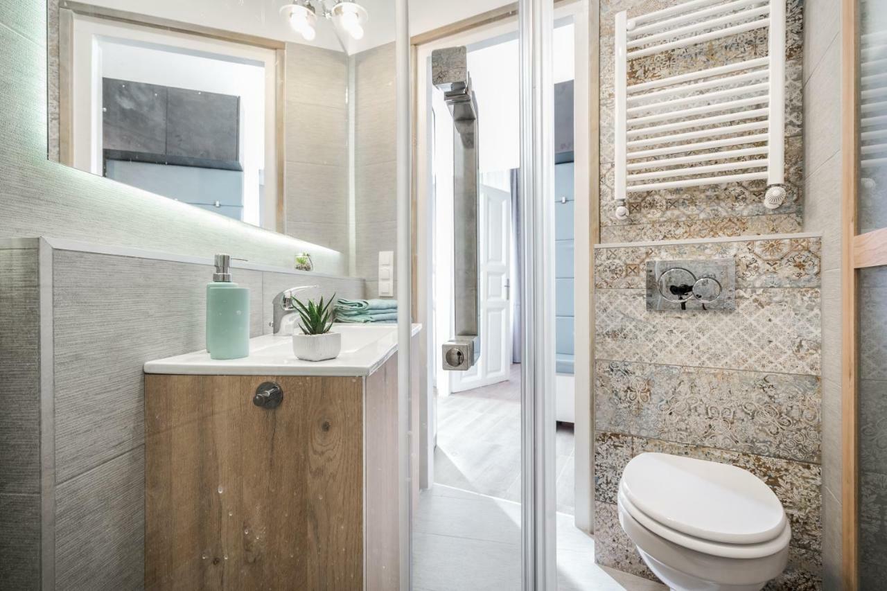 Bpr Thrill Design Home With A/C Budapest Kültér fotó